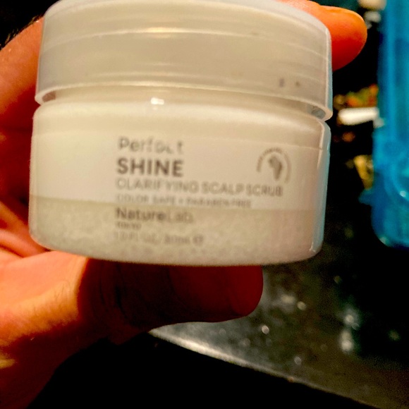 Perfect shine clarifying scalp scrub- Nature lab - Picture 3 of 5